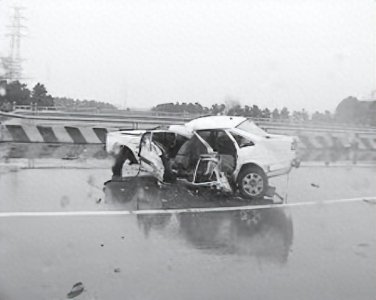 ​申通鼻祖聂腾飞，25岁因车祸离世，妻子改嫁司机套现146亿后抽身