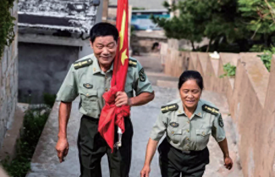 ​“守岛夫妻”坚守孤岛32年，无电无淡水年薪5千，深夜喝酒壮胆