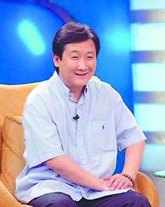 58岁梁天出身名门背景深,追蔡明被拒,妻子是大美女