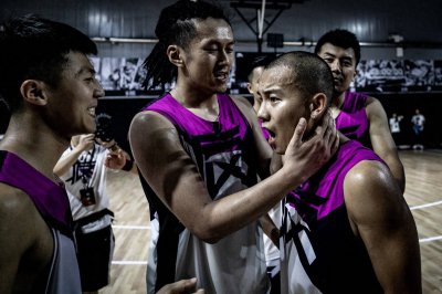 ​街球圈中的好兄弟组合，曹芳和杨政领衔