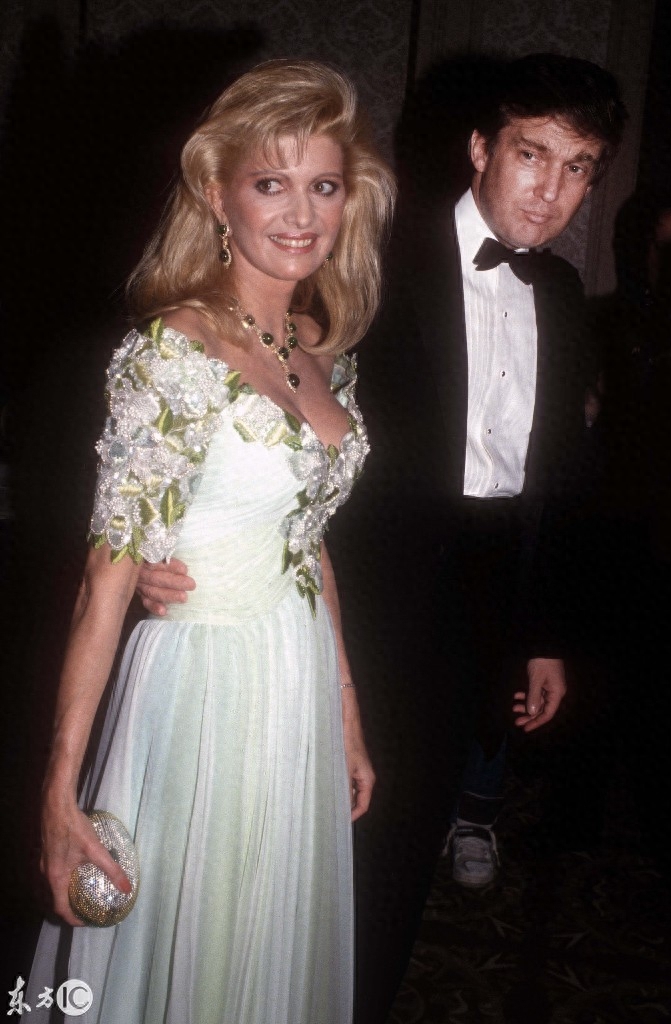 1988年到1998年,10年间的特朗普和家人,伊万卡13岁就很漂亮