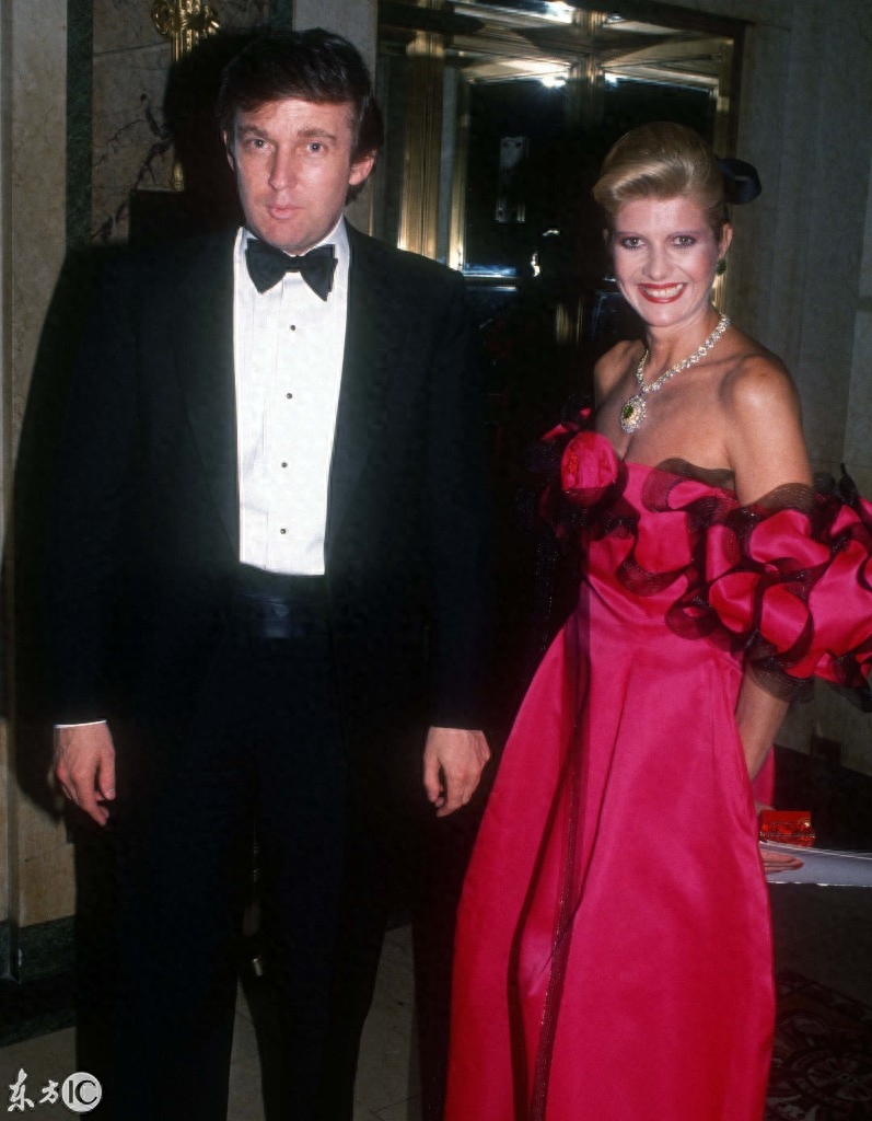 1988年到1998年,10年间的特朗普和家人,伊万卡13岁就很漂亮