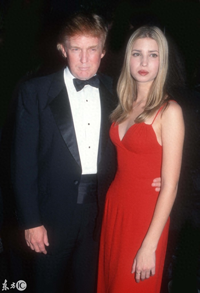 1988年到1998年,10年间的特朗普和家人,伊万卡13岁就很漂亮