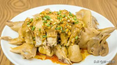 ​清蒸鸡的做法简单好吃（清蒸鸡的做法简单好吃，一腌一蒸2种吃法，咸香入骨，