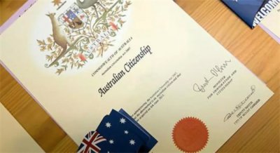 ​澳大利亚有多少中国移民 21万人入澳洲籍，中国移民仅占3.7%，长居不入籍成中