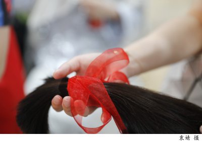 ​头发掉得厉害怎么办有办法补救（想缓解掉发？不妨试试这七招）