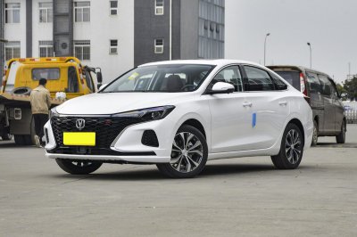 ​家用小轿车哪款实用实惠（适合工薪族的3款家用轿车，颜值高又耐用，关键价格