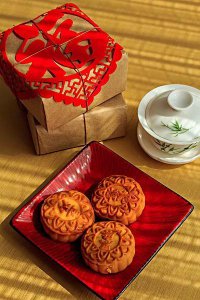 ​嫦娥奔月的传说故事（嫦娥奔月的凄美传说居然是这样的）