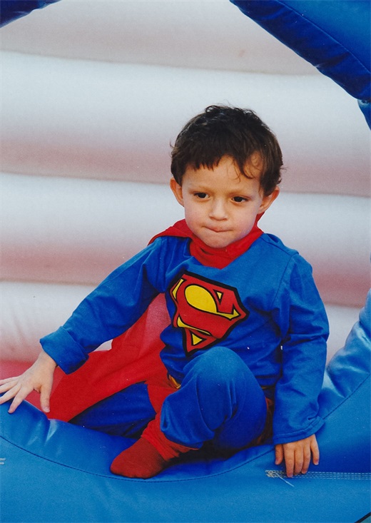 《蜘蛛侠:英雄归来》汤姆·霍兰德的可爱童年照