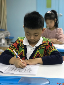 ​物的笔顺怎么写？物在田字格的正确写法？