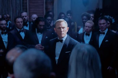 ​海滩间谍卫生间（海边间谍）