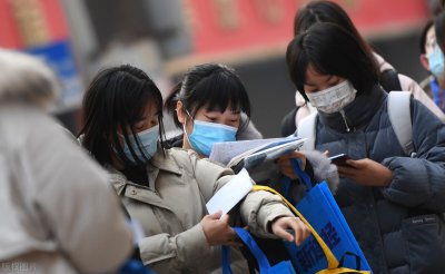 ​手不释卷的含义（手不释卷的含义10字概括）