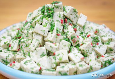 ​菜豆腐的家常做法（黑白菜豆腐的家常做法）