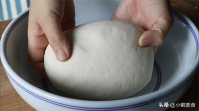 ​如何做手抓饼？手抓饼详细做法，酥脆柔软又多层