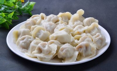 ​韭菜肉饺子馅怎么调才好吃窍门 ，教你调馅用料和比例，饺子不好吃才怪