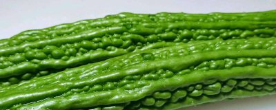 ​苦瓜用开水焯几分钟能熟 苦瓜用开水焯几分钟后放冰箱冻上以后吃可以吗