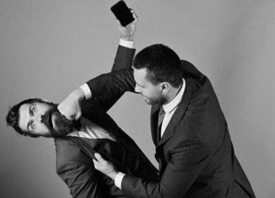 ​被人打到轻微伤，达不到判刑标准，对方不赔钱怎么办？