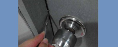 ​家里门反锁了怎么打开呀[家里门反锁了怎么打开视频]