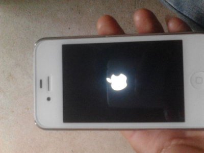 ​苹果手机开不了机怎么办(iphone13睡一觉突然开不了机了)