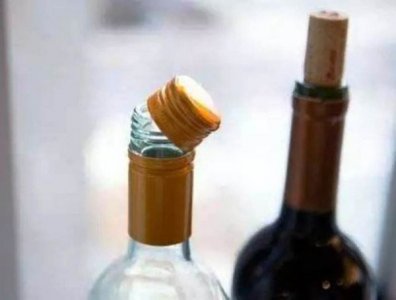 ​红酒木塞和螺旋盖哪个好(螺旋盖红酒怎么存放)