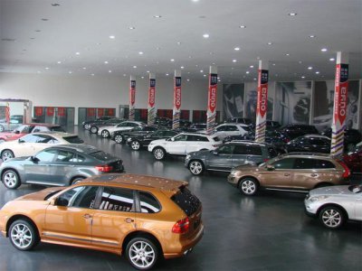 ​刚考到驾照先买二手车练手还是直接买新车（考完了怎么练车）