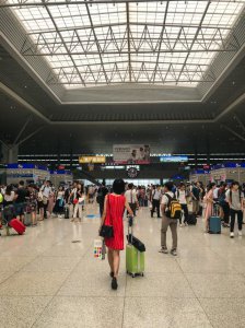 ​高铁靠窗的位置字母是什么（高铁买票时哪个字母代表靠窗户）