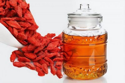 ​干红葡萄酒可以泡枸杞吗怎么泡？干红葡萄酒可以泡枸杞吗百度