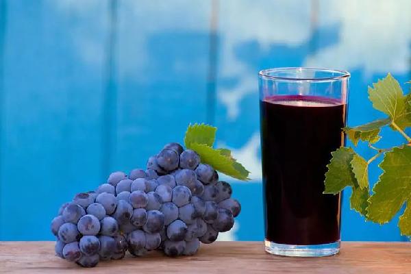 葡萄汁要去皮榨汁吗 葡萄汁用哪种葡萄 葡萄汁要去皮榨汁吗 葡萄汁用哪种葡萄