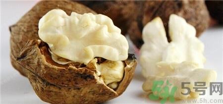 新鲜核桃怎么去皮?新鲜核桃怎么吃? 新鲜核桃怎么去皮?新鲜核桃怎么吃?