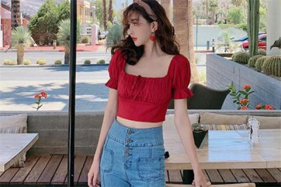 ​泡泡袖上衣什么颜色好看 泡泡袖上衣夏日穿搭