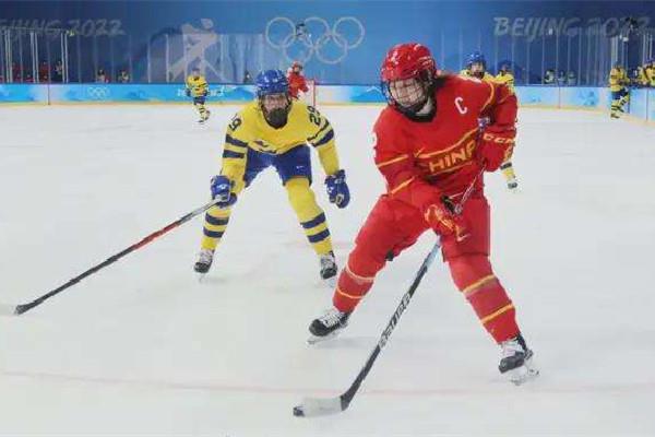 女子冰球美国芬兰互殴 冰球可以打架是真的吗 女子冰球美国芬兰互殴 冰球可以打架是真的吗