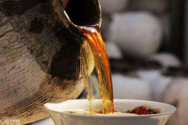 黄酒干型和半干型区别 黄酒干型半干型哪个好 黄酒干型和半干型区别 黄酒干型半干型哪个好