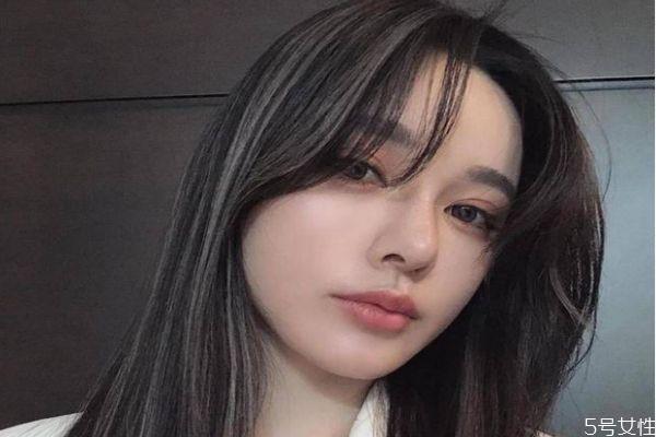 八字刘海配直发好看吗 直发八字刘海怎么剪 八字刘海配直发好看吗 直发八字刘海怎么剪