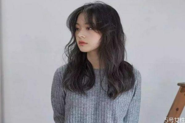 八字刘海配直发好看吗 直发八字刘海怎么剪 八字刘海配直发好看吗 直发八字刘海怎么剪