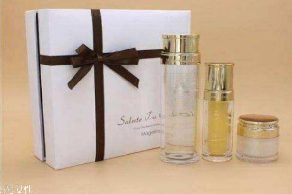 为麦吉丽代言的明星都有谁呢 麦吉丽的贵妇膏中有什么成分呢 为麦吉丽代言的明星都有谁呢 麦吉丽的贵妇膏中有什么成分呢