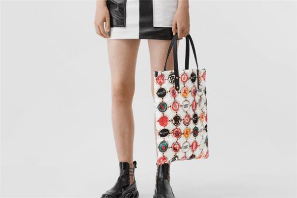 burberry瓶盖包多少钱 burberry瓶盖手提包价格 burberry瓶盖包多少钱 burberry瓶盖手提包价格