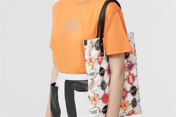 burberry瓶盖包多少钱 burberry瓶盖手提包价格 burberry瓶盖包多少钱 burberry瓶盖手提包价格