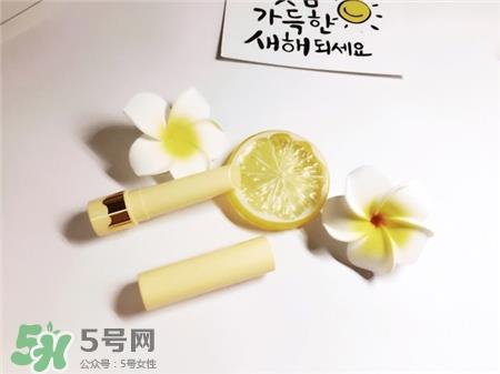 艾杜纱蜂蜜极润唇膏孕妇可以用吗?艾杜纱唇膏好用吗? 艾杜纱蜂蜜极润唇膏孕妇可以用吗?艾杜纱唇膏好用吗?