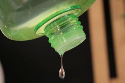 ​芦荟爽肤水会黏腻吗 芦荟爽肤水会长痘吗