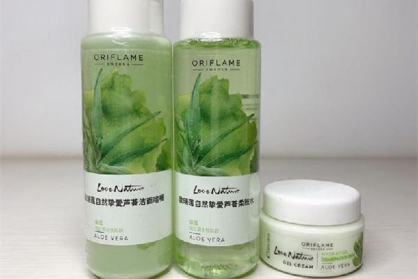 芦荟爽肤水会黏腻吗 芦荟爽肤水会长痘吗