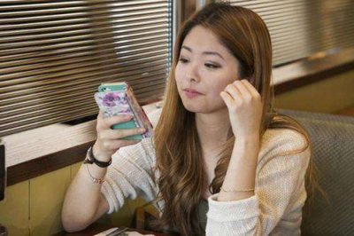 ​女生问你在干嘛呢怎么回复？3种回复方式她心动