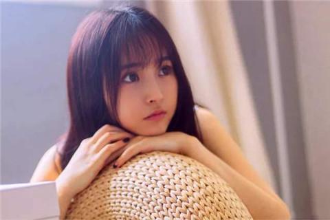 和女生出来约会聊什么?