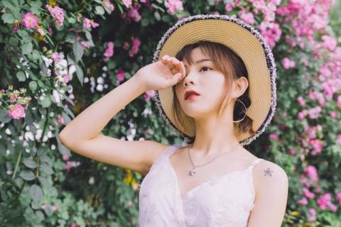 和女朋友吵架后，应该发什么破冰？