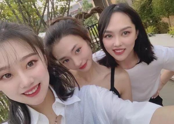 如何撩一个女孩？