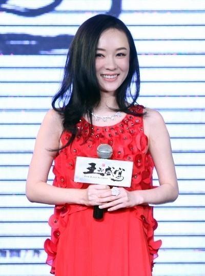 泰迪姐妹团面和心不和 上演现实版《甄嬛传》！