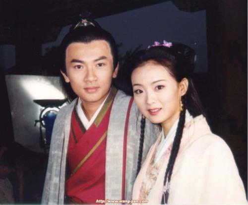 晴格格王艳儿子球球懂事了，气质高冷温柔体贴，妥妥的霸道小总裁