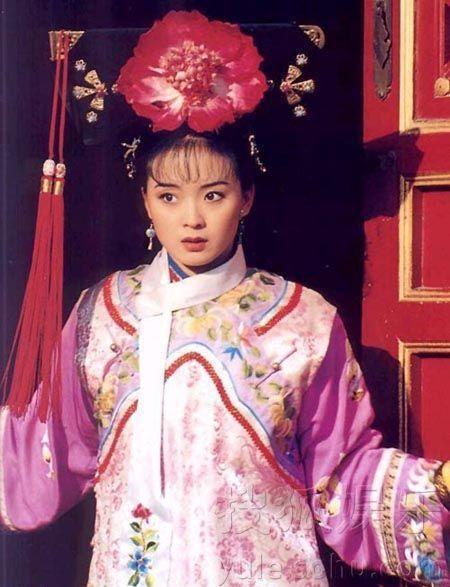 晴格格王艳胖脸发福，与继子王烁相差8岁，大12岁老公很疼她