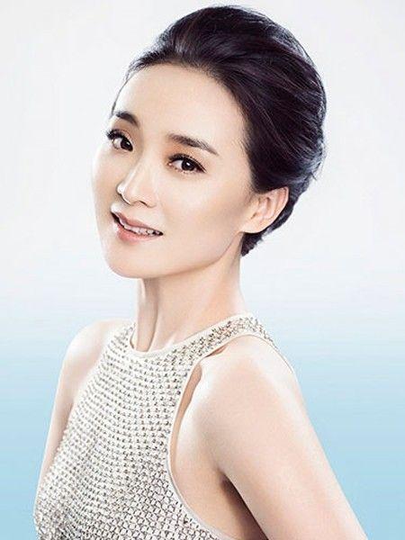 晴格格王艳胖脸发福，与继子王烁相差8岁，大12岁老公很疼她