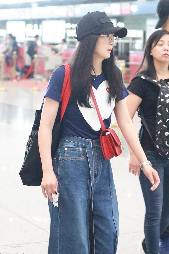 晴格格王艳胖脸发福，与继子王烁相差8岁，大12岁老公很疼她