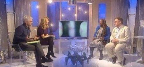 女子生下外星婴儿，自曝和外星人在一起，感觉很棒？